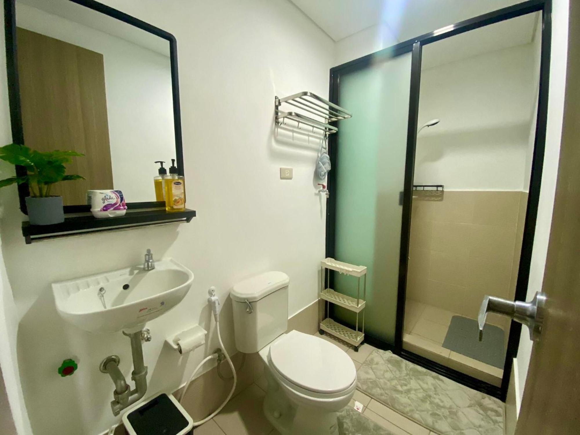 J & F Homestay - Cavite, Philippines Trece Martires Eksteriør billede
