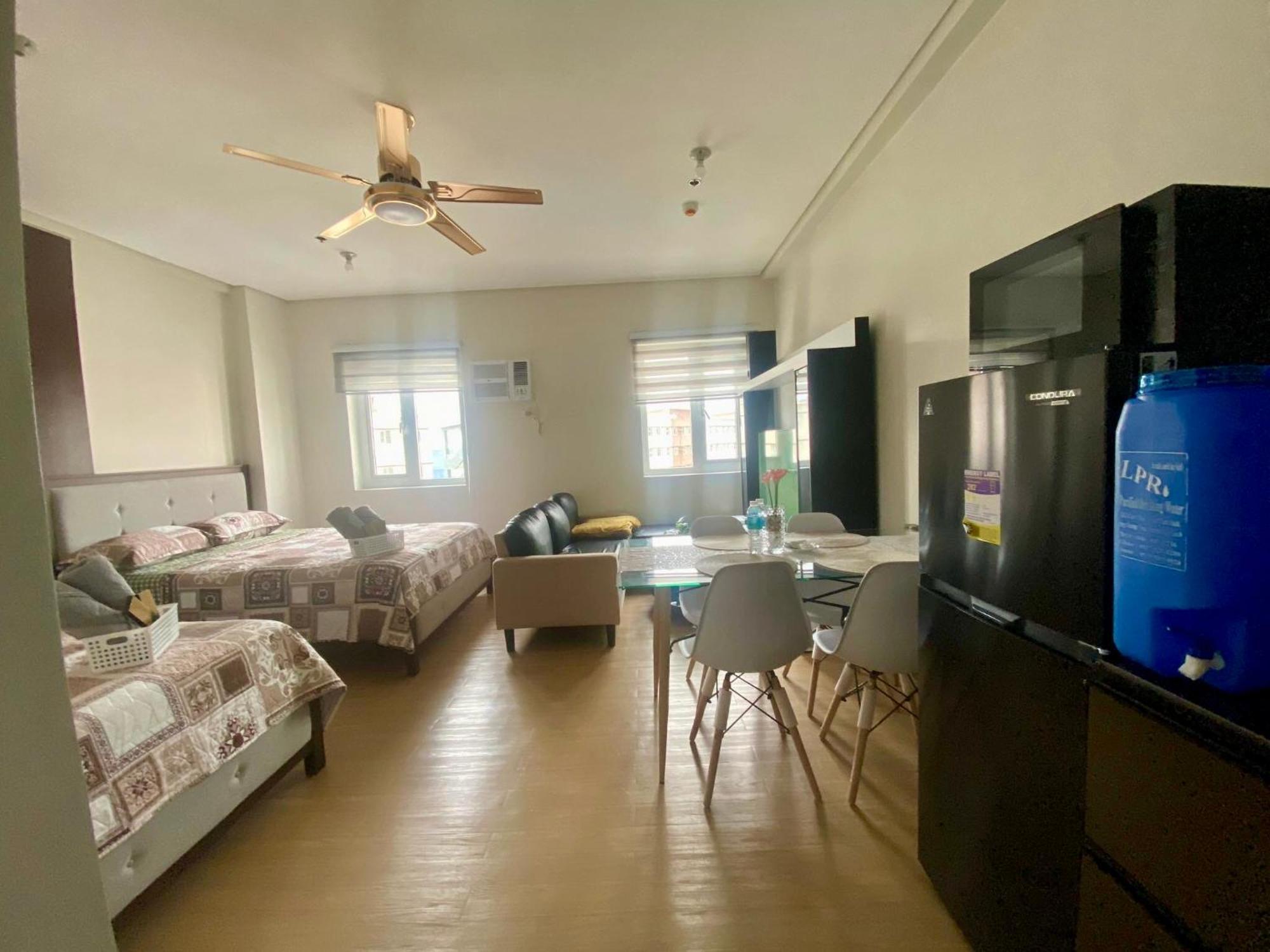 J & F Homestay - Cavite, Philippines Trece Martires Eksteriør billede